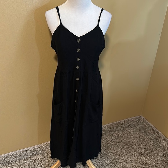 Good Luck Gem Dresses & Skirts - 👛 Good Luck Gem Button Front Midi Dress